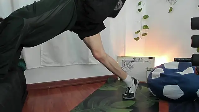 AngelDamianArt online show from February 2026 08:13:02 PM