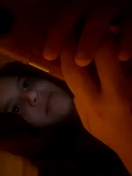 Snapshot of AngelSin04 chatting on November 2025 10:59:02 PM AngelSin04 online show from November 2025 10:59:02 PM