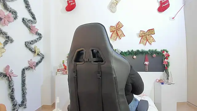 Snapshot of BWW-CINDY11 chatting on December 2025 03:24:02 AM BWW-CINDY11 online show from December 2025 03:24:02 AM