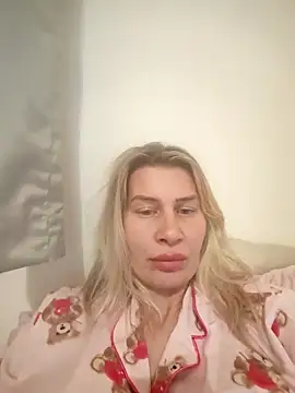 NaughtyClaudia  online show from December 2025 09:21:02 PM