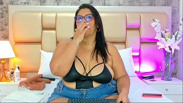 Snapshot of SelennaCooper chatting on January 2026 11:45:02 AM SelennaCooper online show from January 2026 11:45:02 AM