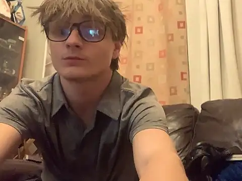 Snapshot of goodguybigD69 chatting on April 2026 01:55:02 AM goodguybigD69 online show from April 2026 01:55:02 AM