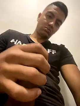 Snapshot of lester_rose chatting on November 2025 05:29:01 AM lester rose online show from November 2025 05:29:01 AM