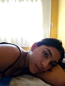 Snapshot of skinnyrox chatting on March 2026 08:33:01 PM skinnyrox online show from March 2026 08:33:01 PM