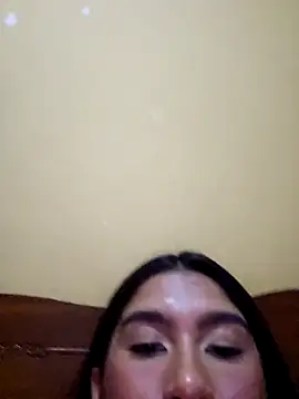 Snapshot of skinnyrox chatting on March 2026 05:33:02 AM skinnyrox online show from March 2026 05:33:02 AM