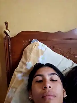 Snapshot of skinnyrox chatting on March 2026 04:22:01 PM skinnyrox online show from March 2026 04:22:01 PM