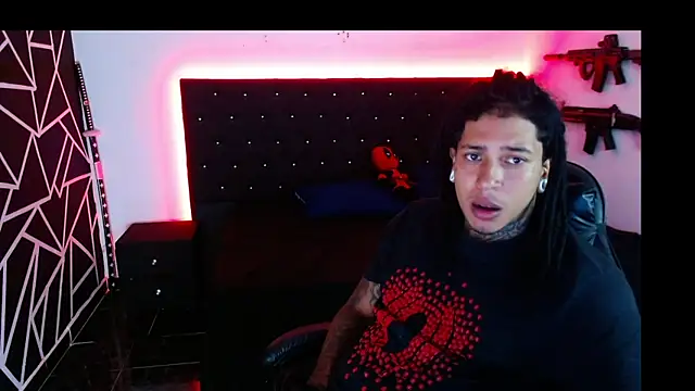 Snapshot of Zero-X9 chatting on November 2025 11:06:01 PM Zero-X9 online show from November 2025 11:06:01 PM