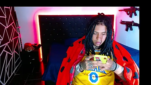 Snapshot of Zero-X9 chatting on December 2025 06:56:01 PM Zero-X9 online show from December 2025 06:56:01 PM