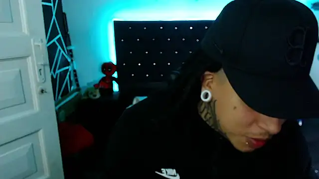 Snapshot of Zero-X9 chatting on February 2026 08:25:02 PM Zero-X9 online show from February 2026 08:25:02 PM