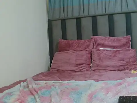 PrettyWeird online show from December 2025 07:41:01 PM