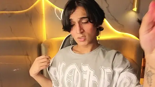 zoe tp online show from December 2025 08:03:01 PM