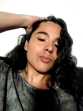 Snapshot of Angel-umbra chatting on December 2025 08:48:02 PM Angel-umbra online show from December 2025 08:48:02 PM