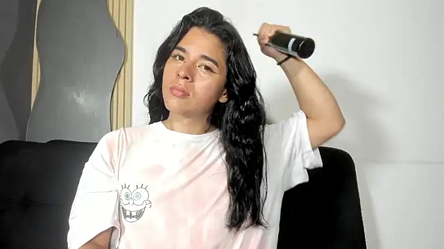 Snapshot of Angel-umbra chatting on December 2025 10:17:02 PM Angel-umbra online show from December 2025 10:17:02 PM