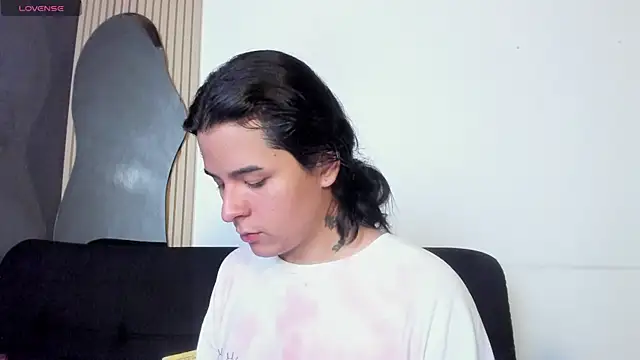 Snapshot of Angel-umbra chatting on January 2026 07:50:02 PM Angel-umbra online show from January 2026 07:50:02 PM