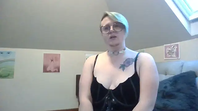 queerlyjaz online show from November 2025 11:26:01 PM