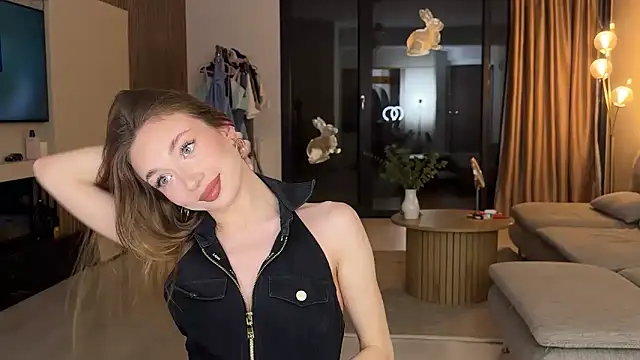 Jolienne online show from May 2026 07:43:02 PM