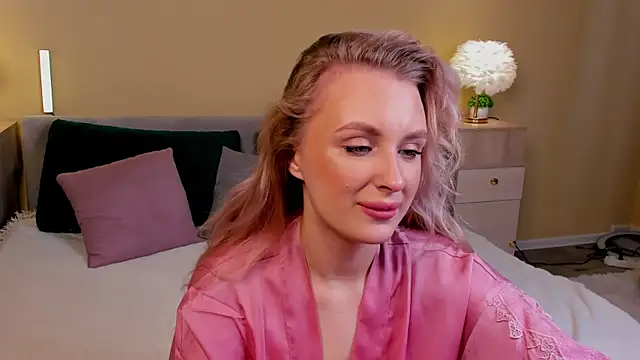 Snapshot of KiraRuiz chatting on February 2026 09:23:01 AM KiraRuiz online show from February 2026 09:23:01 AM