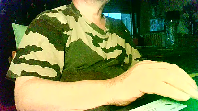 Snapshot of ALBONU73 chatting on November 2025 04:13:02 PM ALBONU73 online show from November 2025 04:13:02 PM