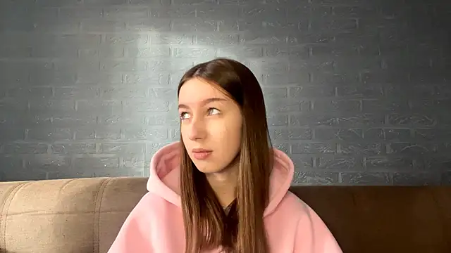 Snapshot of CindaWinn chatting on November 2025 08:08:02 AM CindaWinn online show from November 2025 08:08:02 AM