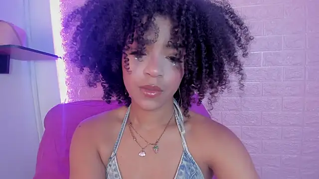 Snapshot of Serena_Fey chatting on December 2025 12:10:01 PM Serena Fey online show from December 2025 12:10:01 PM