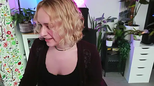 Snapshot of xzoeyryanx chatting on February 2026 06:50:01 PM xzoeyryanx online show from February 2026 06:50:01 PM