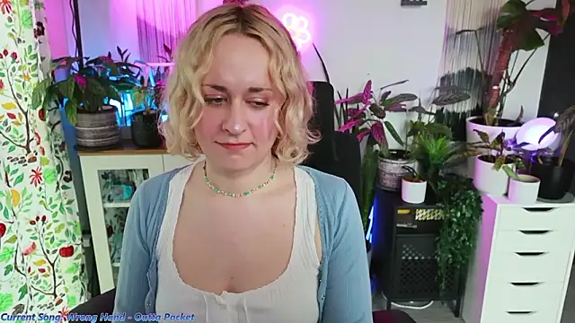 Snapshot of xzoeyryanx chatting on February 2026 06:41:01 PM xzoeyryanx online show from February 2026 06:41:01 PM