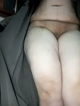 Snapshot of fati35flou chatting on February 2026 11:01:02 PM fati35flou online show from February 2026 11:01:02 PM