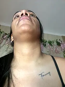 Snapshot of ArielleMillerr- chatting on January 2026 05:49:02 PM ArielleMillerr- online show from January 2026 05:49:02 PM