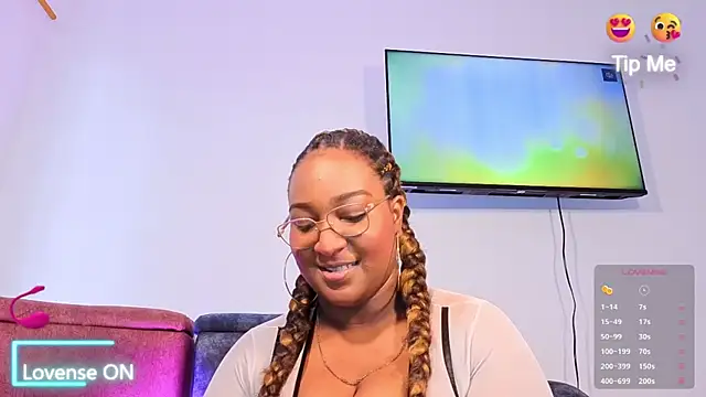 Snapshot of IssaNoirr chatting on January 2026 03:17:01 PM IssaNoirr online show from January 2026 03:17:01 PM