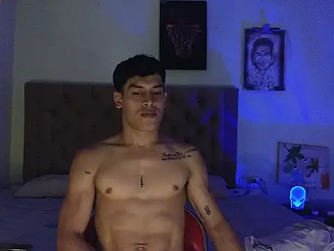 Snapshot of blorelopez chatting on November 2025 10:42:02 PM blorelopez online show from November 2025 10:42:02 PM