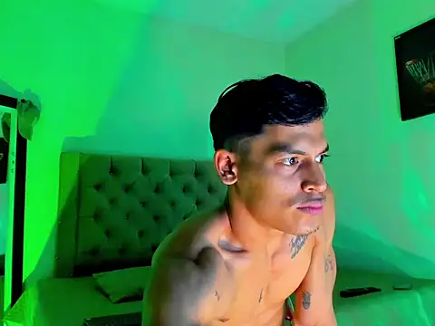 Snapshot of blorelopez chatting on December 2025 08:37:02 PM blorelopez online show from December 2025 08:37:02 PM