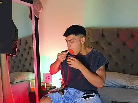 Snapshot of blorelopez chatting on December 2025 07:53:01 PM blorelopez online show from December 2025 07:53:01 PM