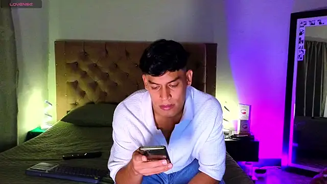 Snapshot of blorelopez chatting on January 2026 02:49:02 AM blorelopez online show from January 2026 02:49:02 AM