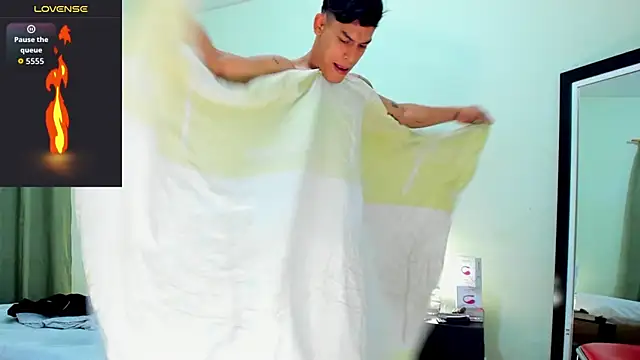 Snapshot of blorelopez chatting on January 2026 05:38:02 PM blorelopez online show from January 2026 05:38:02 PM