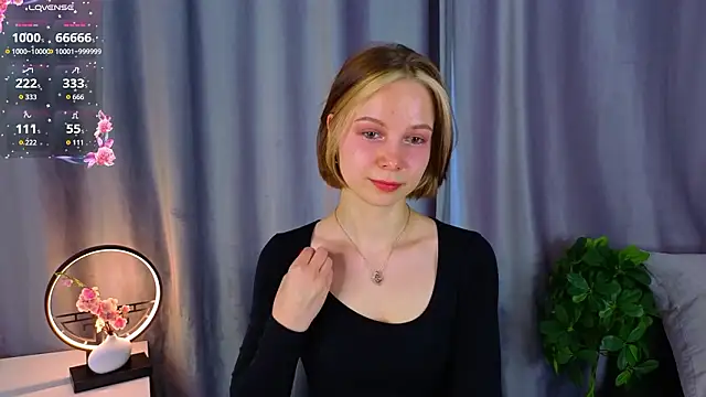 Snapshot of UmbraVelour chatting on February 2026 01:05:02 PM UmbraVelour online show from February 2026 01:05:02 PM