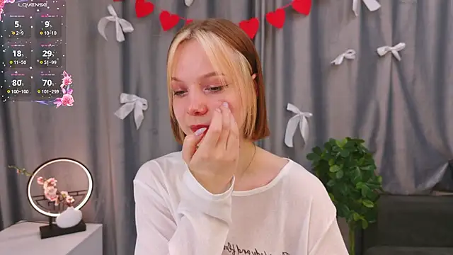 Snapshot of UmbraVelour chatting on February 2026 01:20:01 PM UmbraVelour online show from February 2026 01:20:01 PM