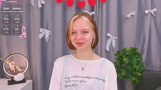 Snapshot of UmbraVelour chatting on February 2026 01:18:01 PM UmbraVelour online show from February 2026 01:18:01 PM