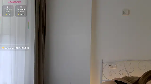 Snapshot of NicoletteBean chatting on April 2026 06:36:01 AM NicoletteBean online show from April 2026 06:36:01 AM