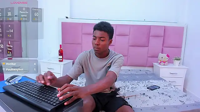 Snapshot of NoahJhonson69 chatting on November 2025 07:04:02 PM NoahJhonson69 online show from November 2025 07:04:02 PM