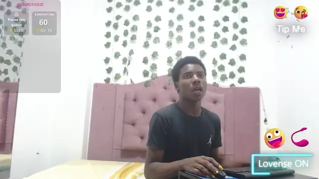 Snapshot of NoahJhonson69 chatting on February 2026 11:53:01 AM NoahJhonson69 online show from February 2026 11:53:01 AM