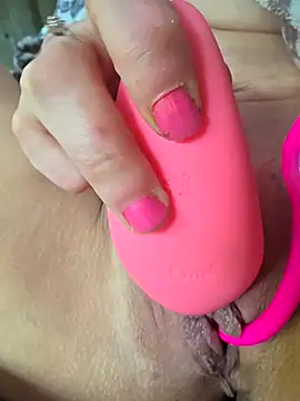 Snapshot of Drowning667 chatting on May 2026 10:50:01 PM Drowning667 online show from May 2026 10:50:01 PM