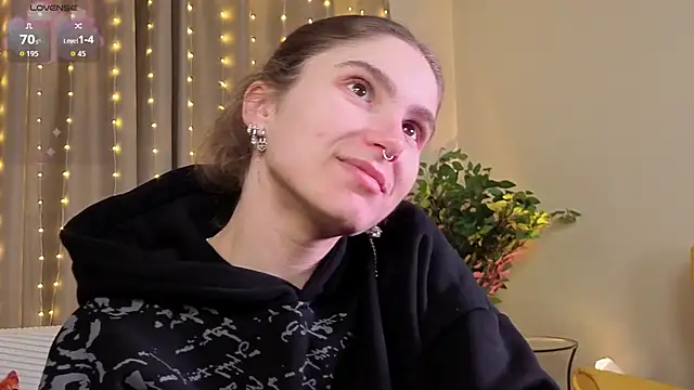 Snapshot of RozanneJordan chatting on January 2026 03:14:02 PM RozanneJordan online show from January 2026 03:14:02 PM