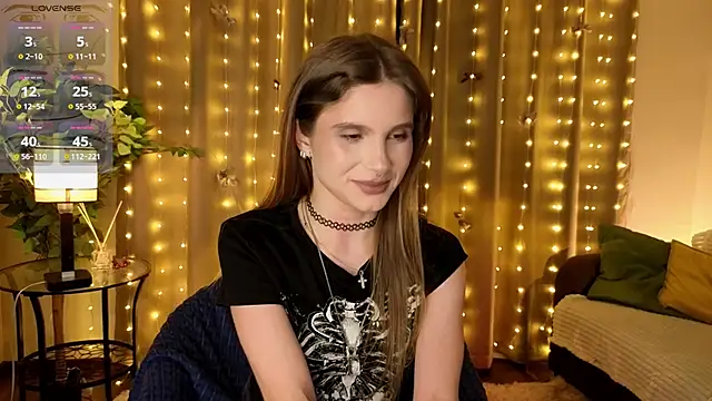 Snapshot of RozanneJordan chatting on March 2026 05:17:01 PM RozanneJordan online show from March 2026 05:17:01 PM