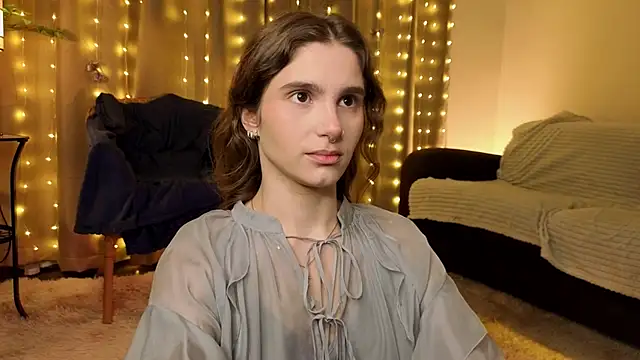 Snapshot of RozanneJordan chatting on April 2026 05:14:02 PM RozanneJordan online show from April 2026 05:14:02 PM