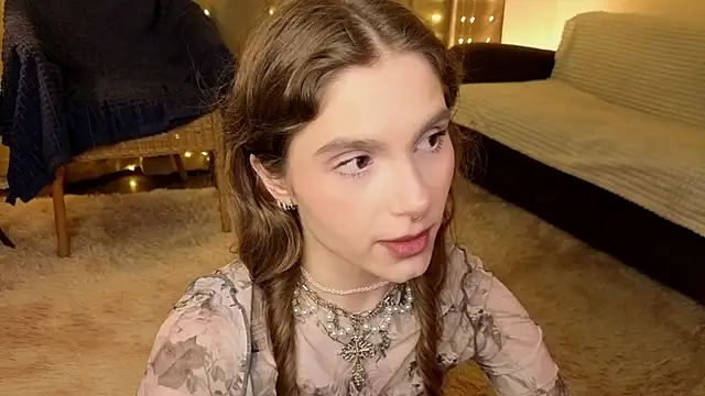 Snapshot of RozanneJordan chatting on April 2026 05:39:01 PM RozanneJordan online show from April 2026 05:39:01 PM