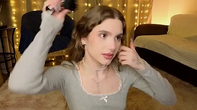 Snapshot of RozanneJordan chatting on April 2026 05:18:01 PM RozanneJordan online show from April 2026 05:18:01 PM
