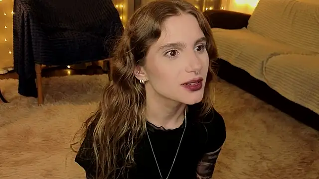 Snapshot of RozanneJordan chatting on May 2026 05:18:01 PM RozanneJordan online show from May 2026 05:18:01 PM
