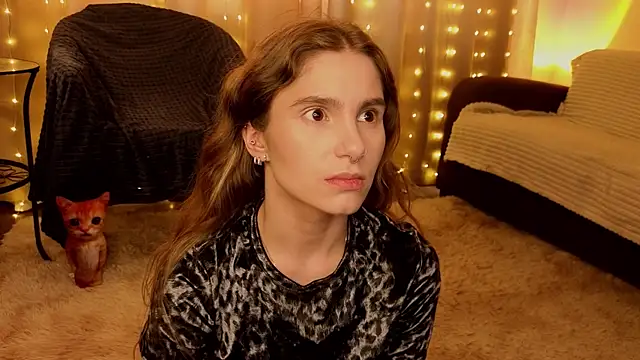 Snapshot of RozanneJordan chatting on May 2026 05:18:02 PM RozanneJordan online show from May 2026 05:18:02 PM