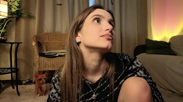 Snapshot of RozanneJordan chatting on May 2026 01:57:16 AM RozanneJordan online show from May 2026 01:57:16 AM