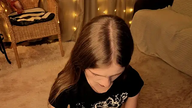 Snapshot of RozanneJordan chatting on May 2026 05:20:02 PM RozanneJordan online show from May 2026 05:20:02 PM